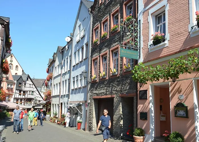 Mosel Roeschen Dom wakacyjny *